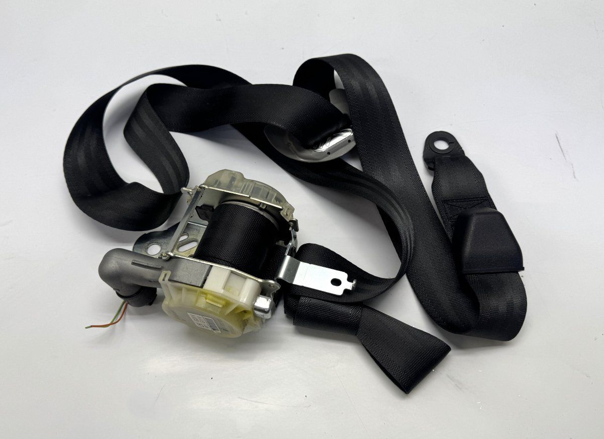 888102P000VA Seat Belt Front Left KIA SORENTO II (XM) (2009-2015)