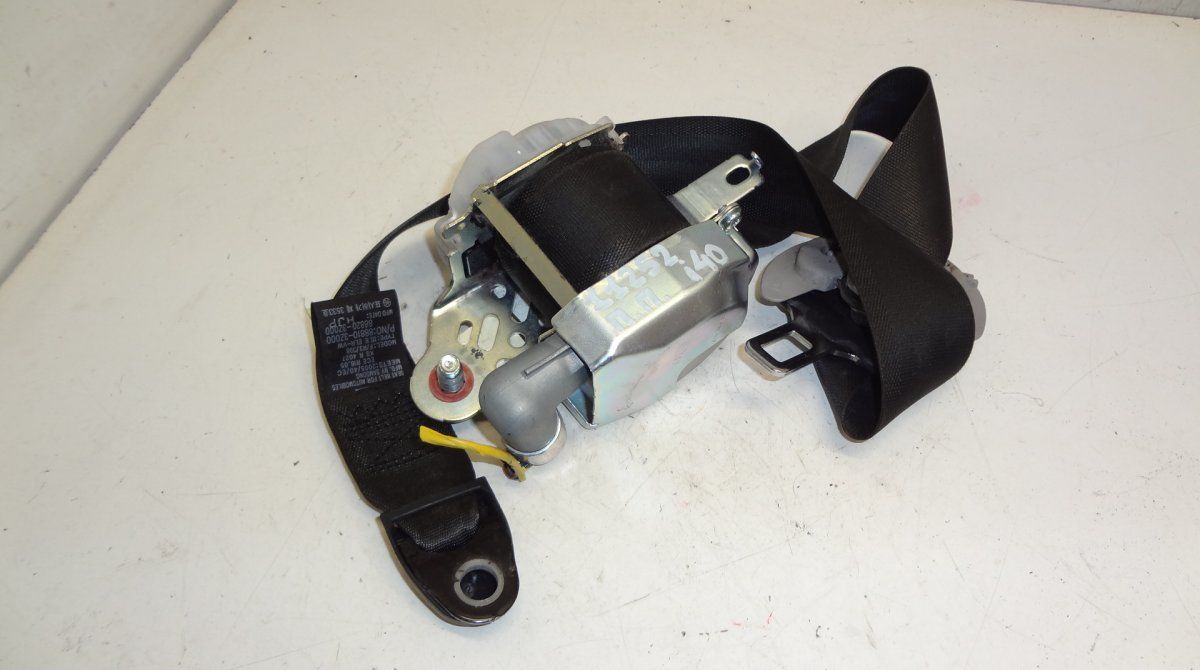 888203Z000RY Seat Belt Front Right HYUNDAI i40 (VF) (2011-2019)