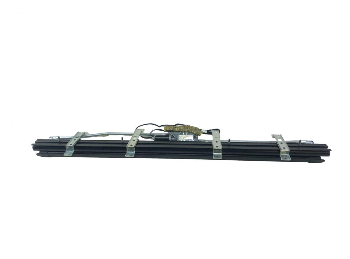 669479 Rear window sun shade MASERATI QUATTROPORTE III (03.04-)