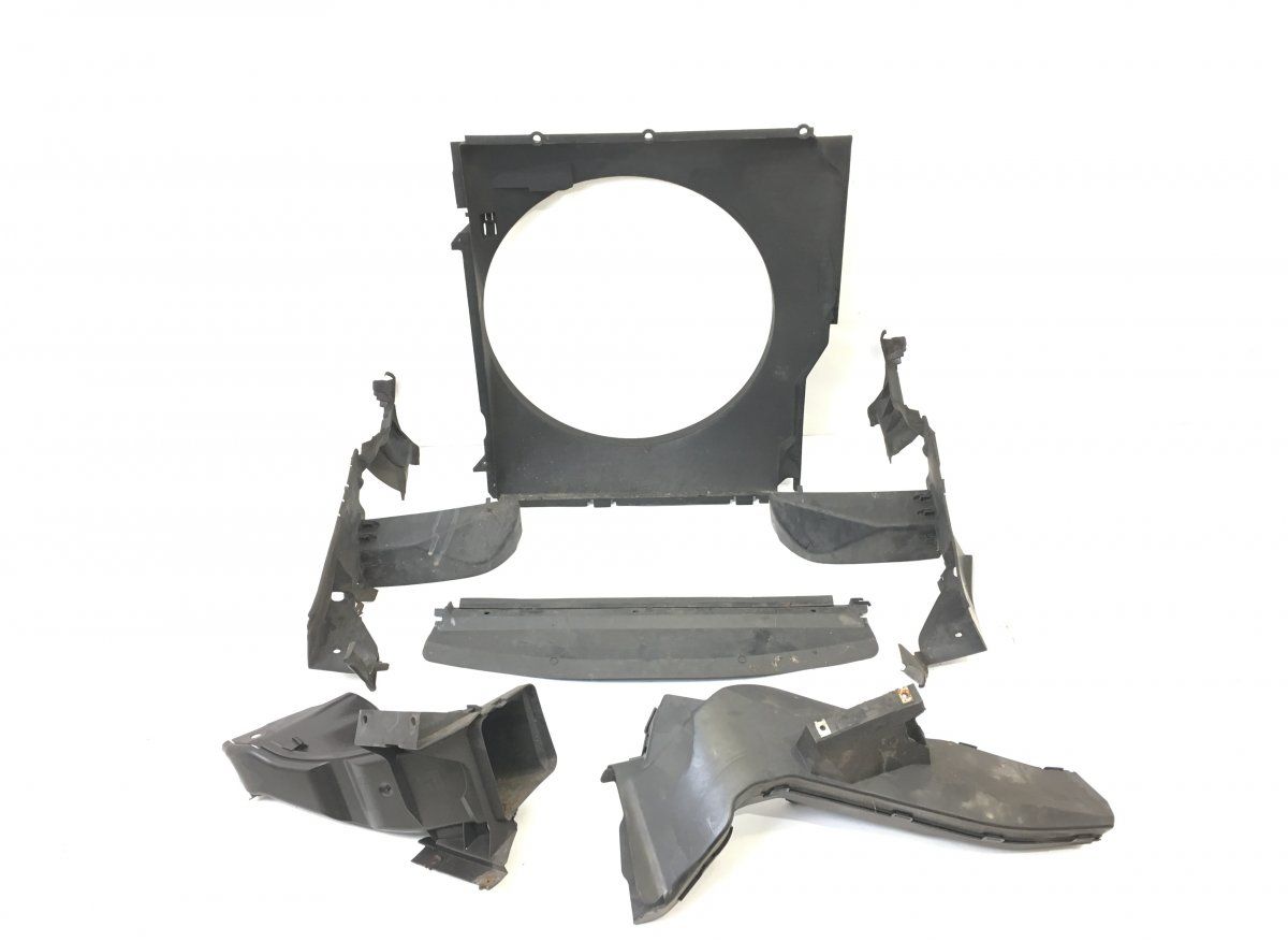 51718402420 Radiator shroud BMW X5 (E53) (2000-2007)