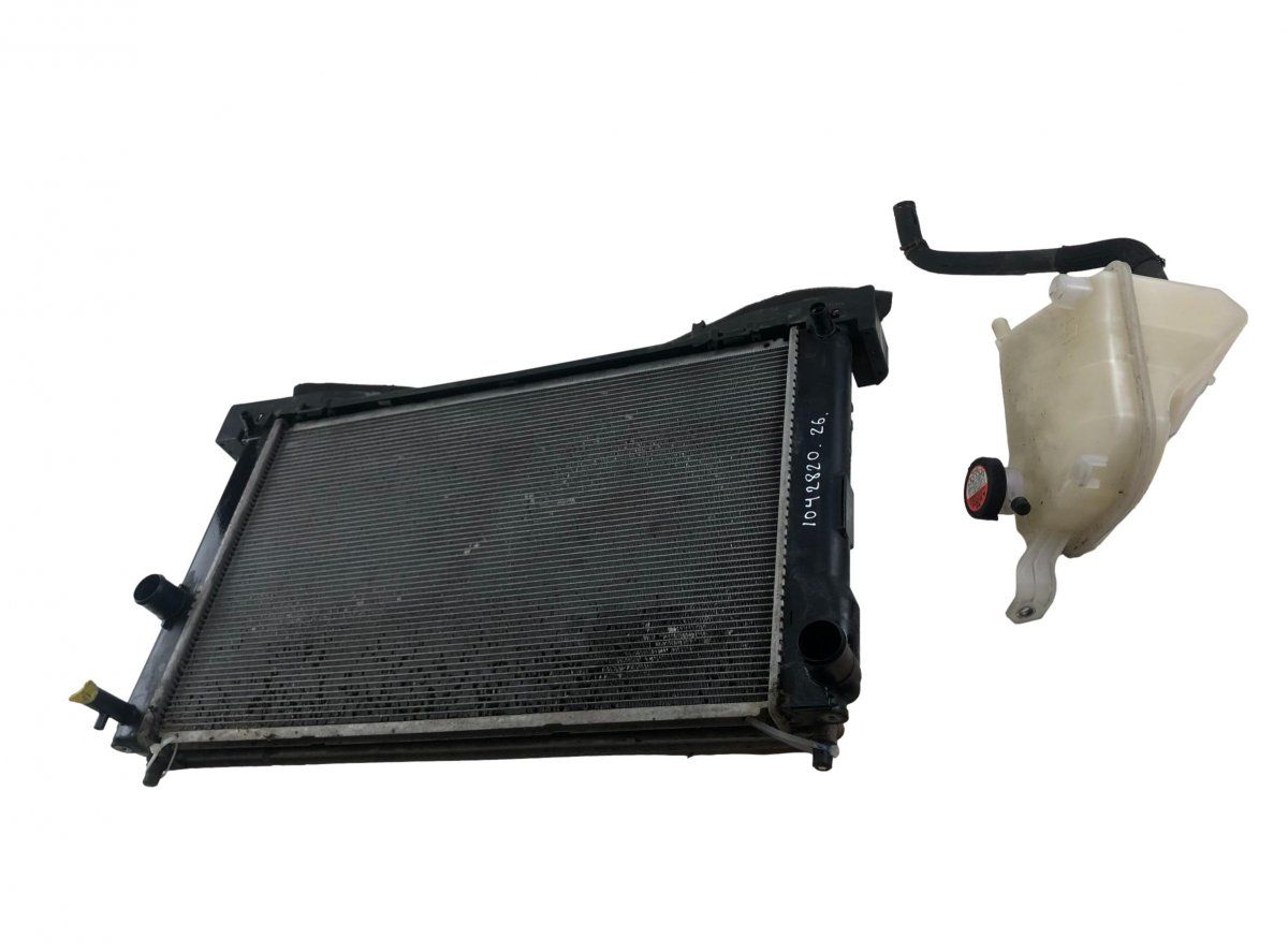 1640037290 G901047050 8846047170 Radiator set TOYOTA PRIUS III PLUS (XW40) (2011-2021)