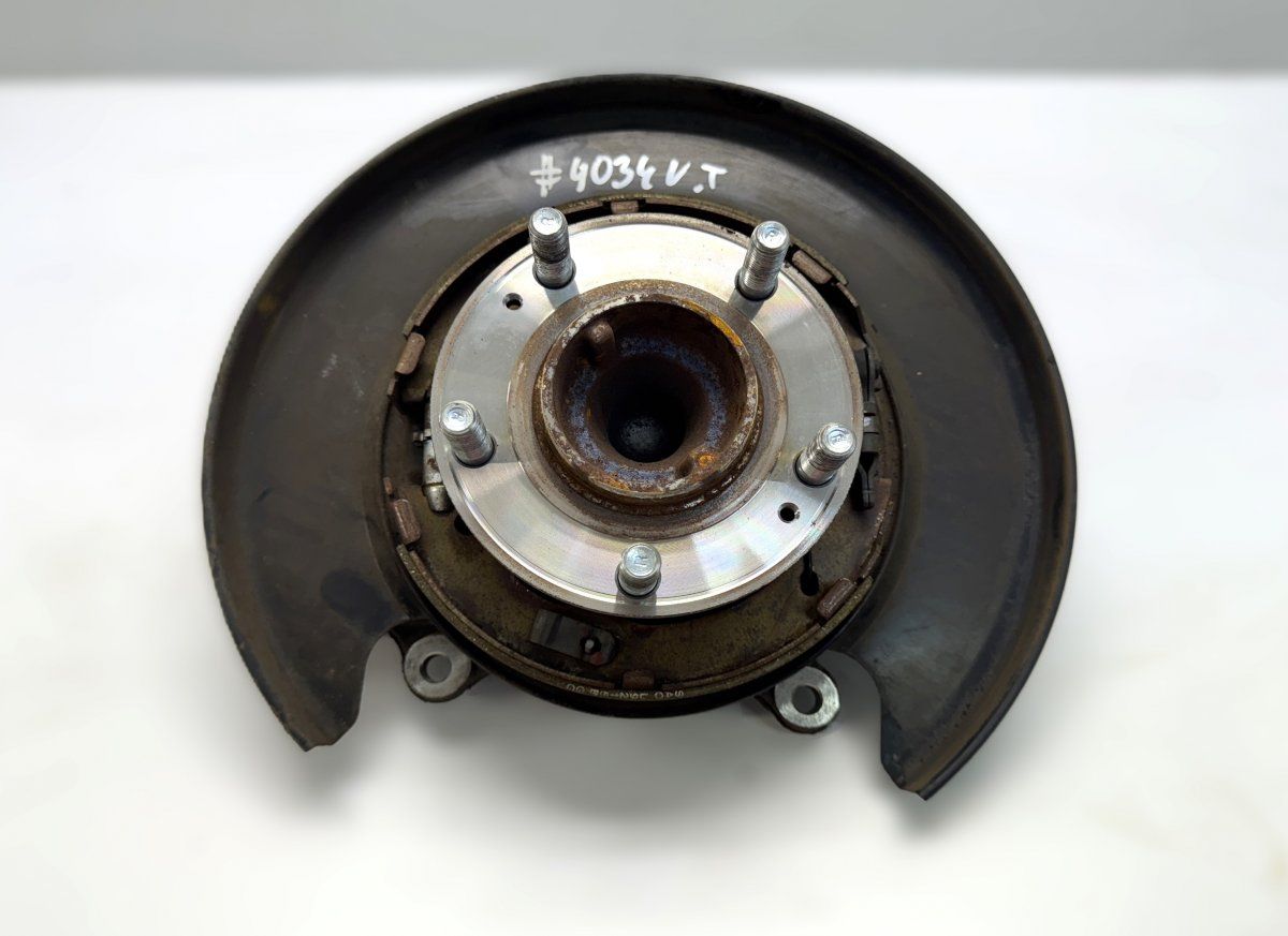 527102P000 Wheel bearing housing rear left KIA SORENTO II (XM) (2009-2015)