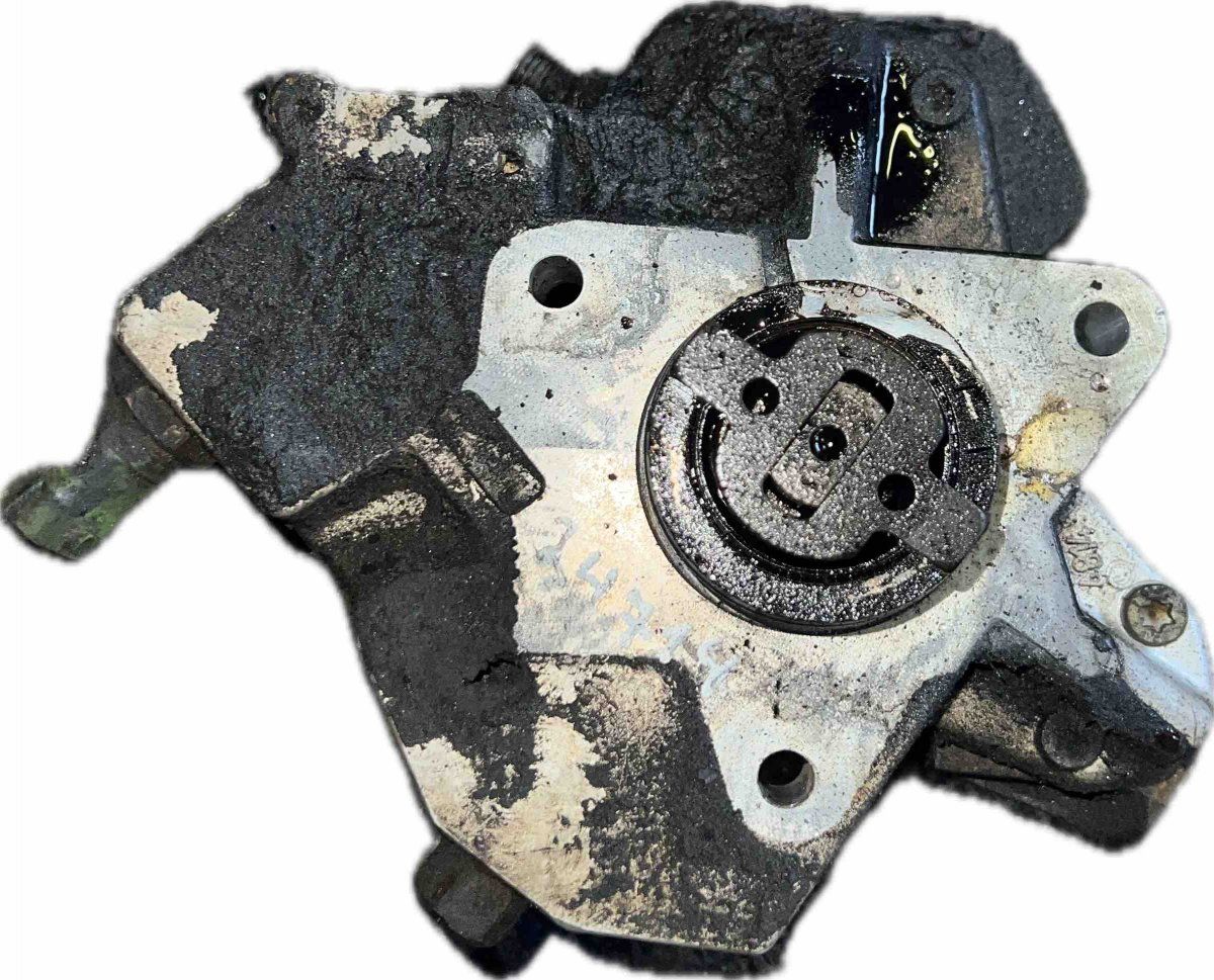 0445010111 36001127 Fuel injection pump, diesel VOLVO V70 II / XC70 I (P80) (2000-2007)