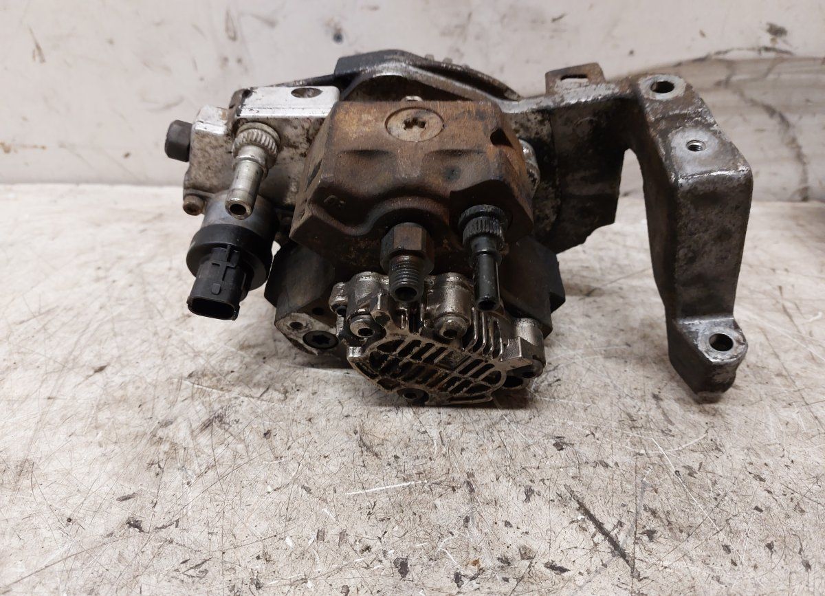 Fuel injection pump, diesel MAZDA 3 I (BK) (2000-2009)