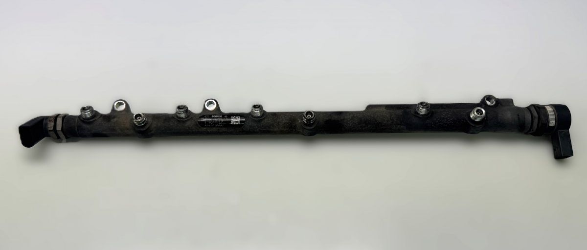 7795514 0445216015 Fuel Distributor / fuel rail BMW 3 (E90, E91, E92, E93) (2005-2011)