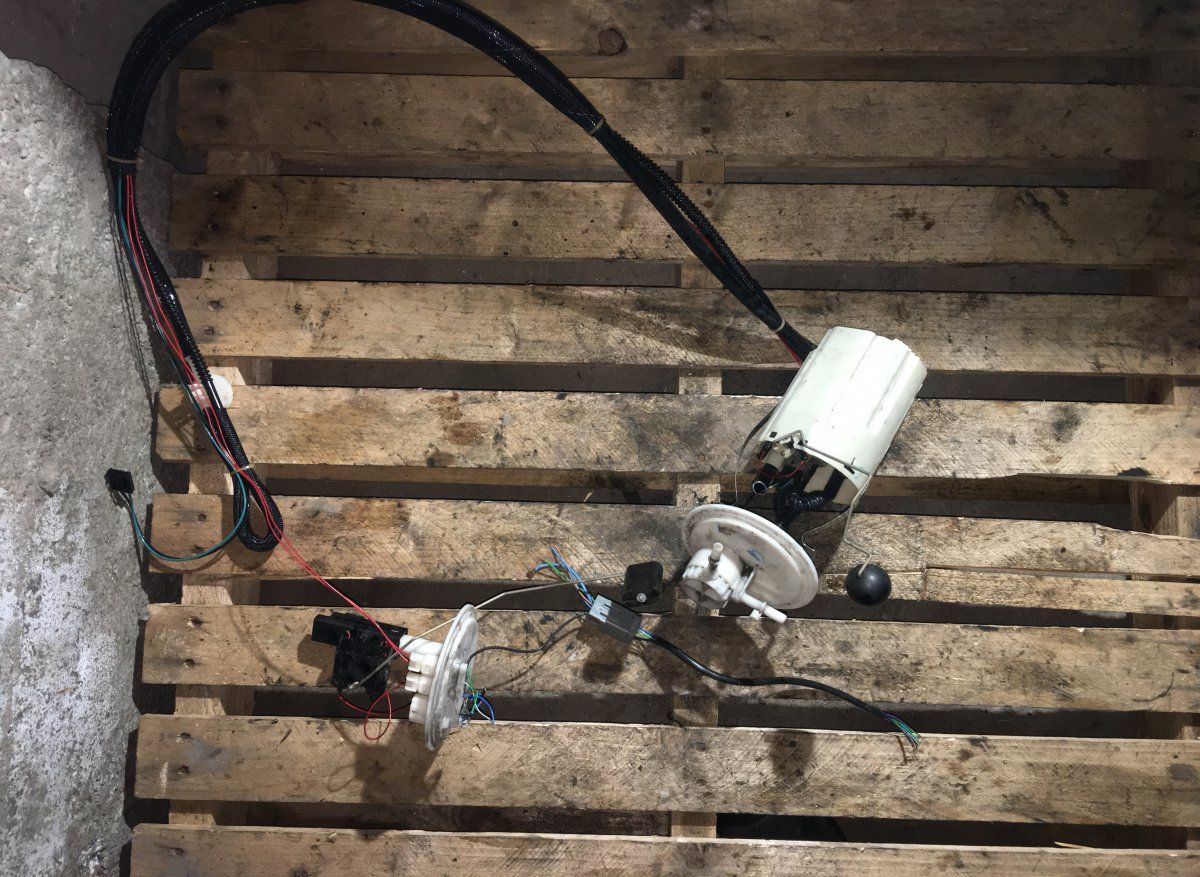 Fuel delivery pump VOLVO S60 I (RS) (2000-2010)