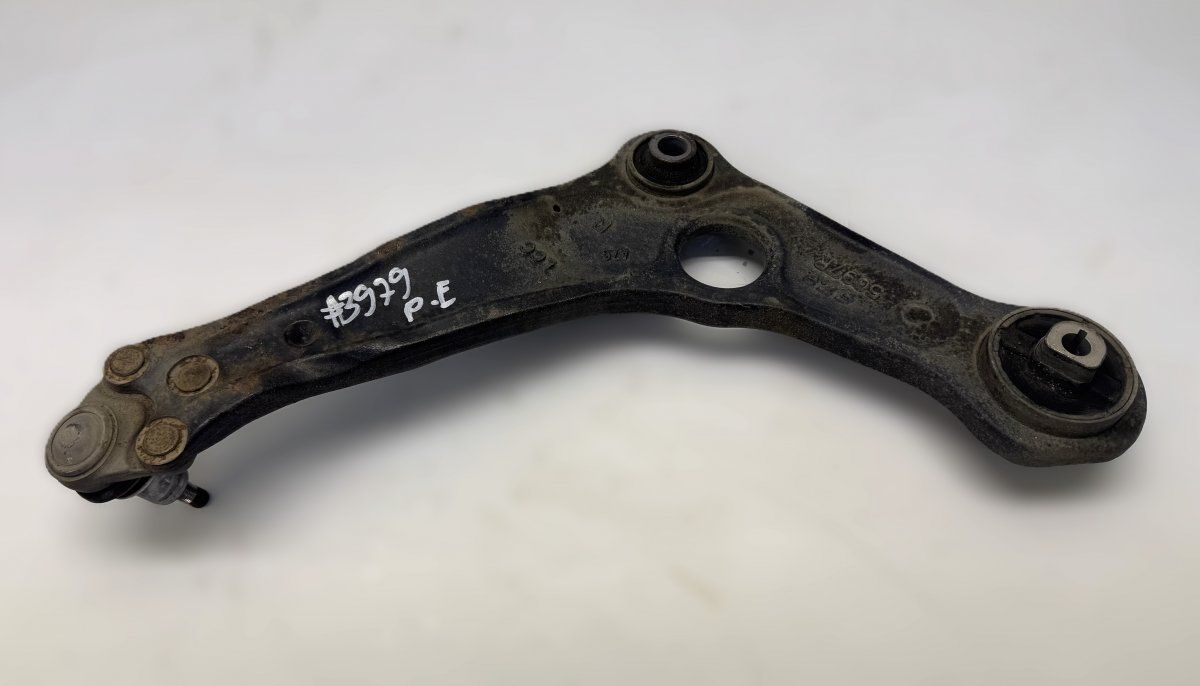 545047275R Front Axle Track Control Arm lower Right RENAULT TALISMAN (L2M, KP) (2013-2022)