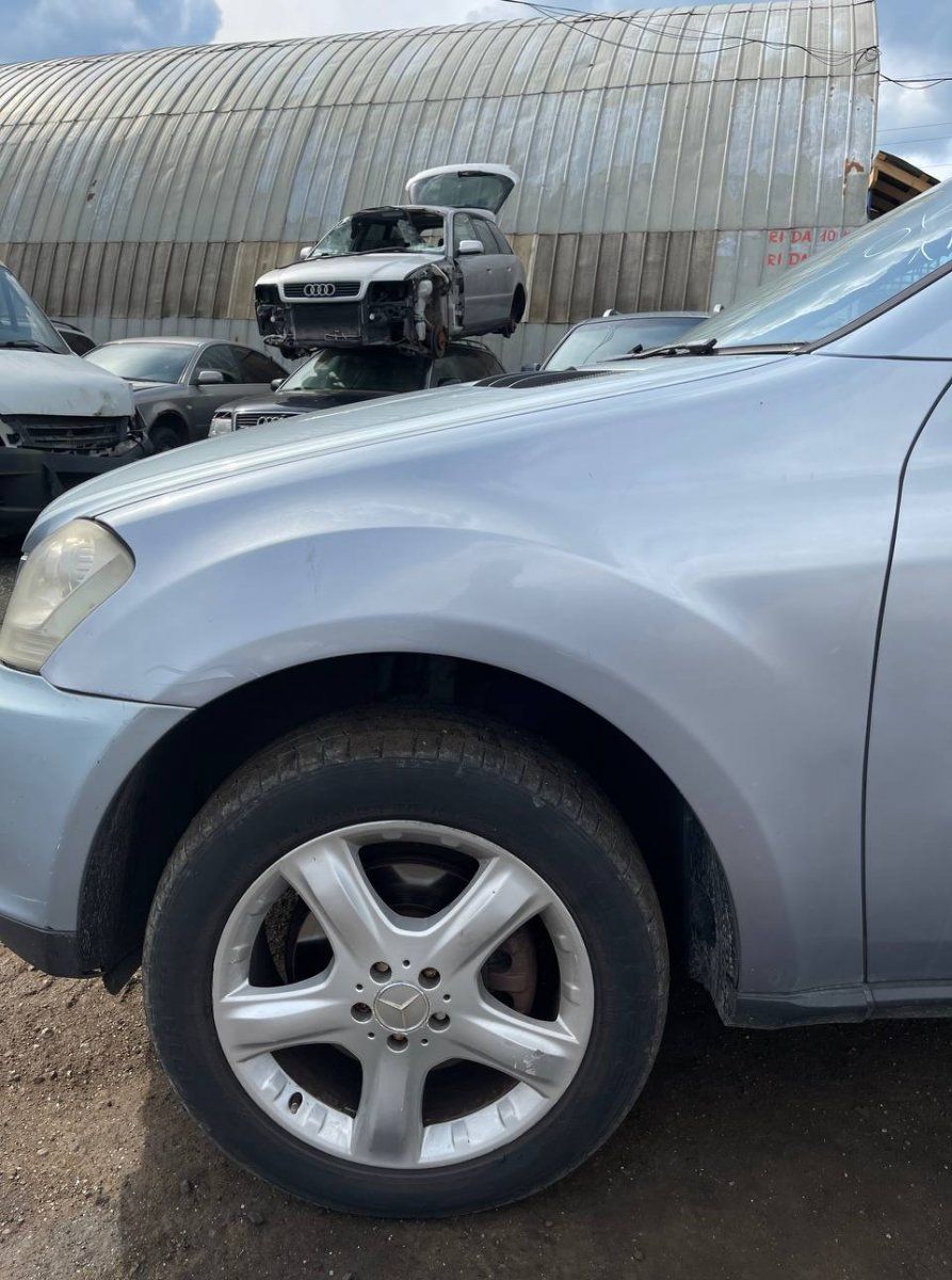 Fender Front Left MERCEDES-BENZ ML-CLASS (W164) (2005-2011)