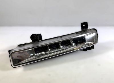 89250241 Positionsljus fram höger BMW 5 (G30, G31) (2016-2024)