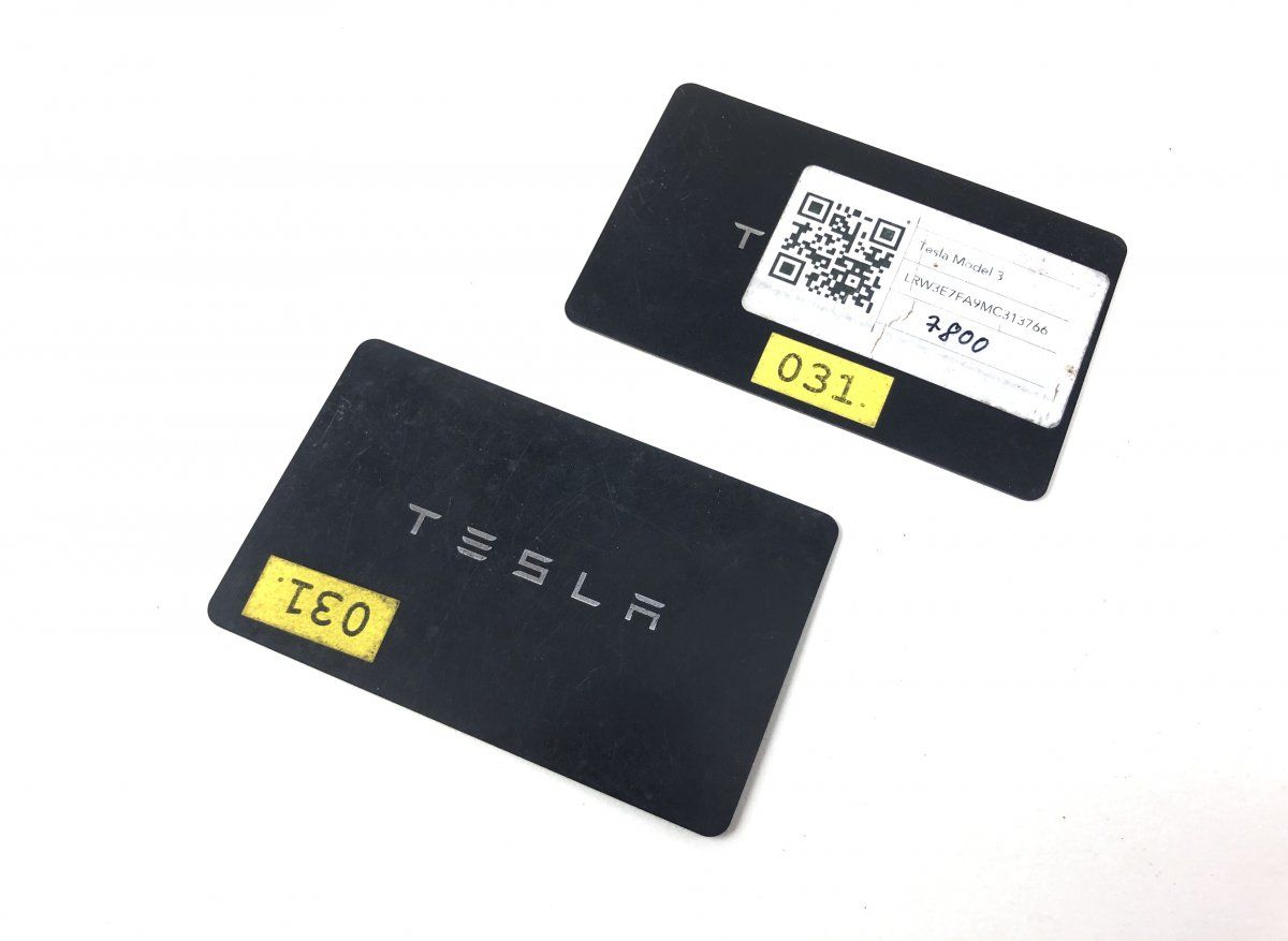 113108700J Key / Keys TESLA MODEL 3 (2017-)