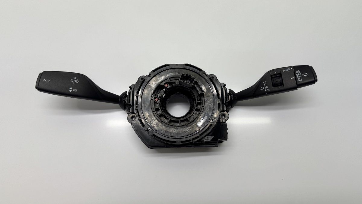 9368597 Indicator/wiper/slip ring switch (stalk) BMW X1 (F48) (2014-2022)
