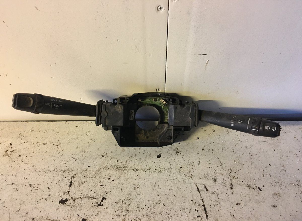 Indicator + wiper switch (stalk) VOLVO XC90 I (2002-2014)