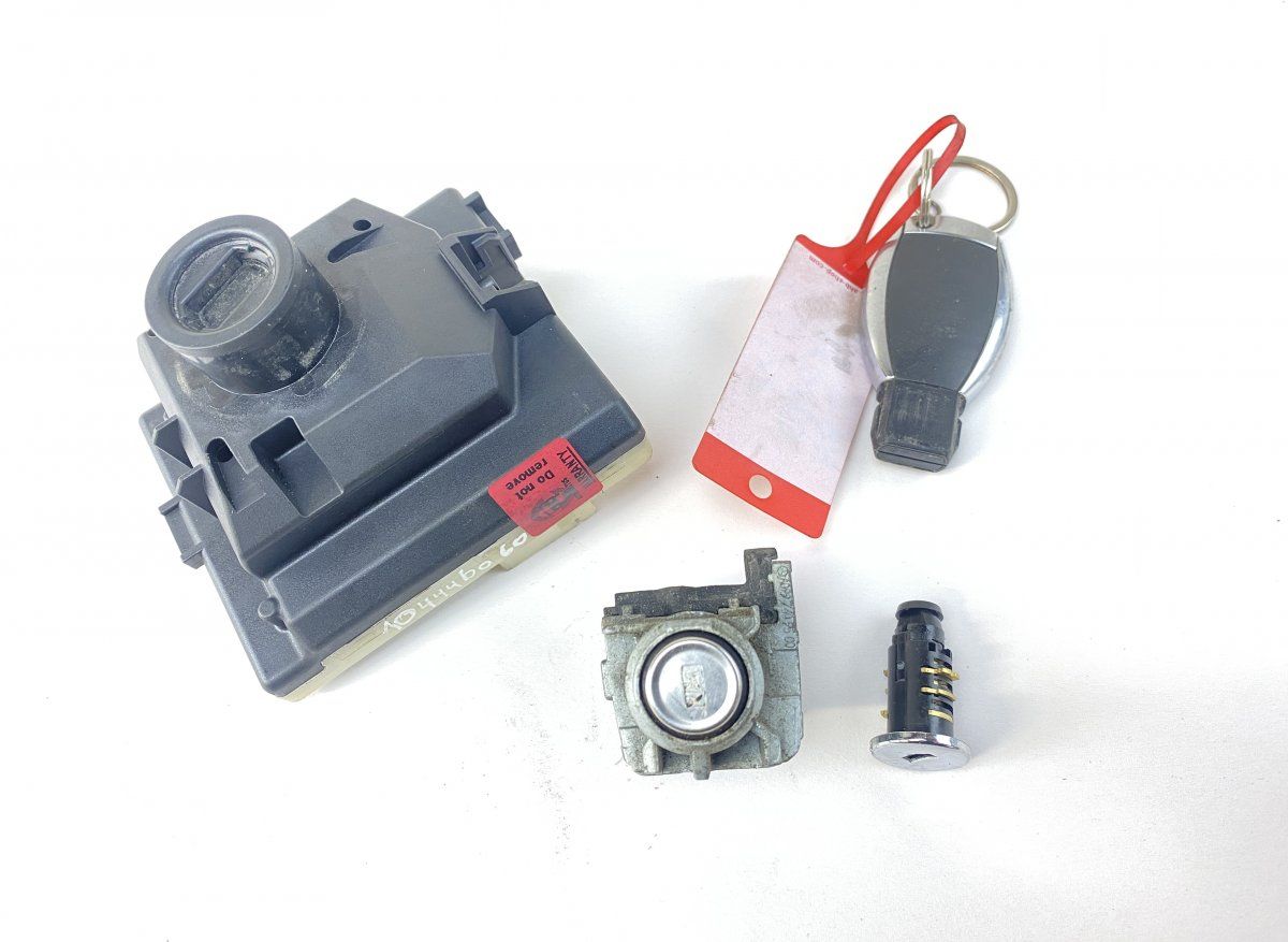 A2059007121 Ignition switch lock (ignition barrel) MERCEDES-BENZ C-CLASS (W205) (2013-2021)