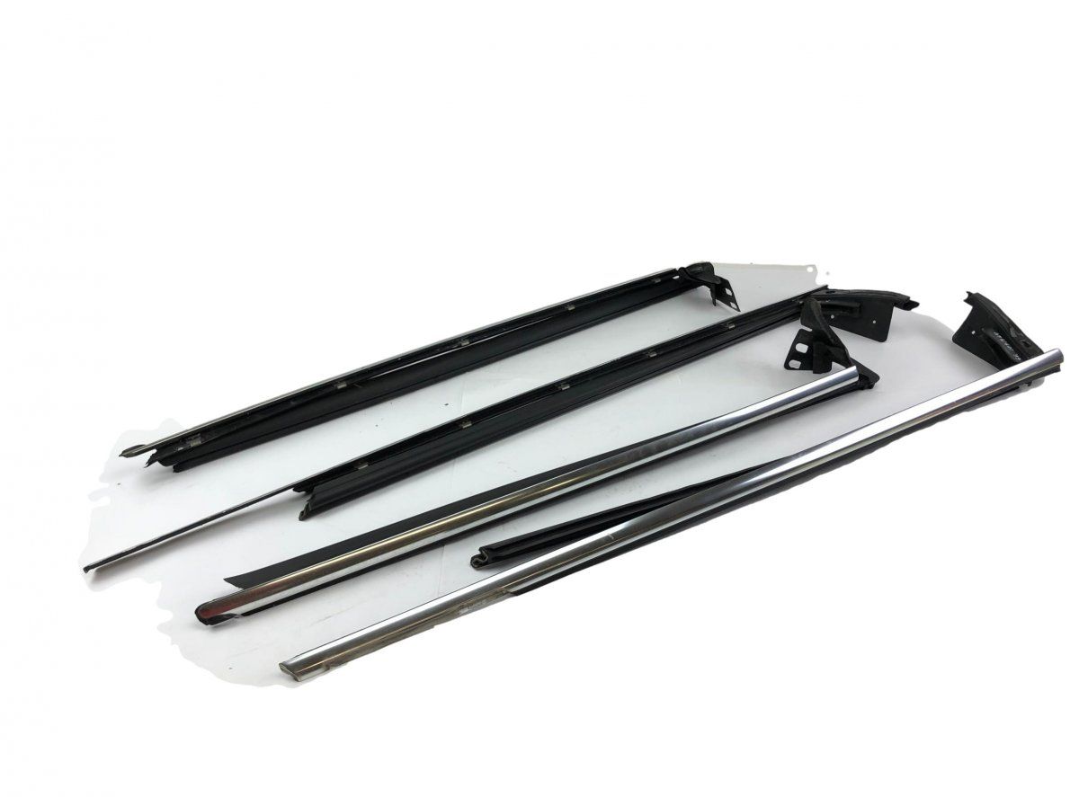 A2167200324 Door Window moulding Front Left MERCEDES-BENZ S-CLASS Coupe (C216) (2006-2013)