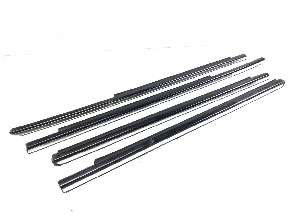 A2207200224 Door Window moulding Front Left MERCEDES-BENZ S-CLASS (W220) (1998-2005)