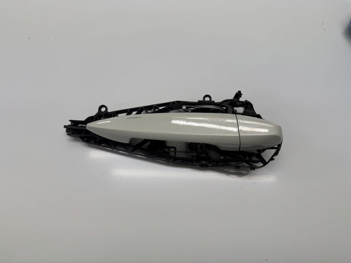 7433844 51217401212 Door Handle Exterior Front Right BMW X1 (F48) (2014-2022)