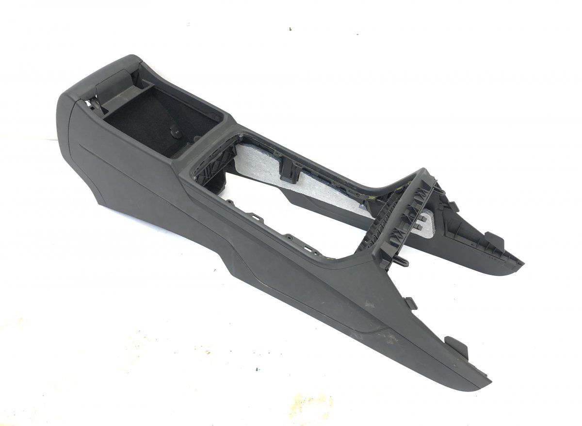 7P1863241B center Console VW TOUAREG II (7P) (2010-2018)
