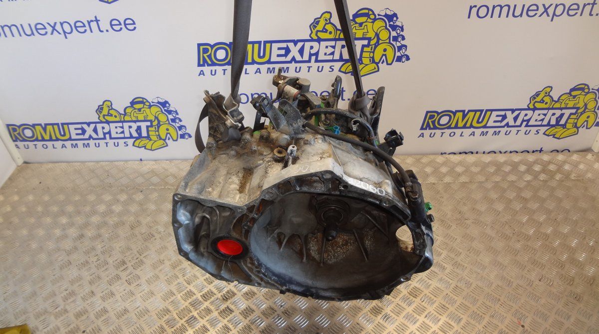 Gearbox NISSAN X-TRAIL I (T30) (2001-2007)