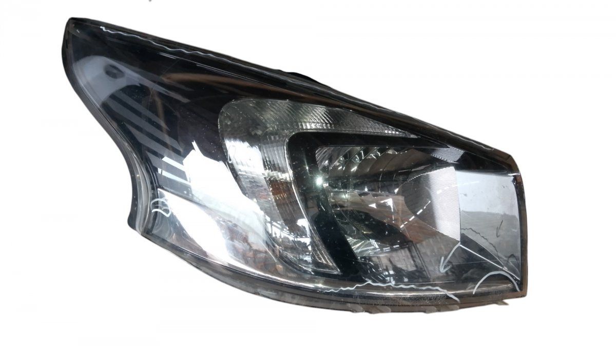 1LE01156508 Headlight right OPEL VIVARO B (2014-2018)