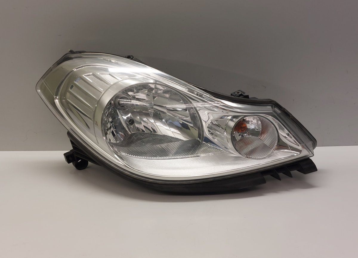 8200700030 Headlight right RENAULT CLIO III / THALIA (2005-2012)
