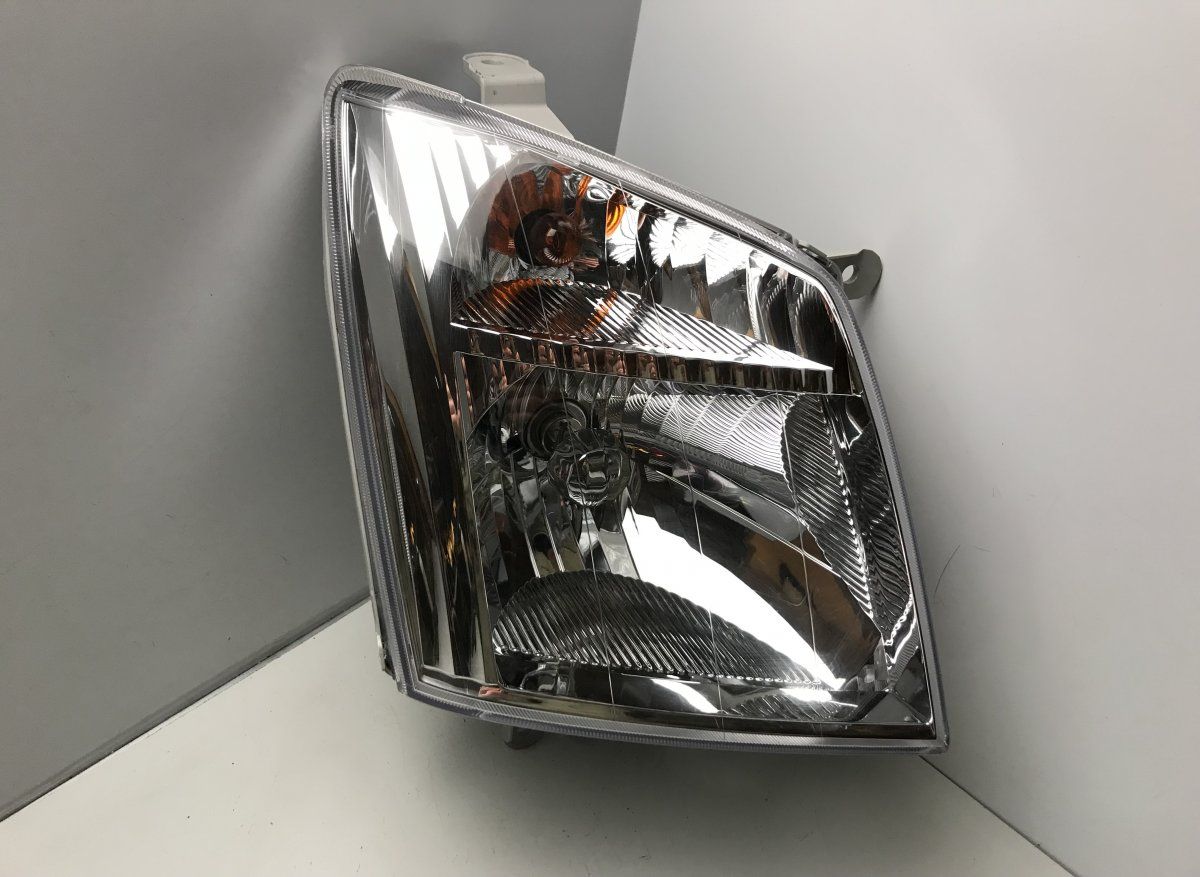 8980800090 Headlight right ISUZU D-MAX I (RA, RC) (2002-2012)