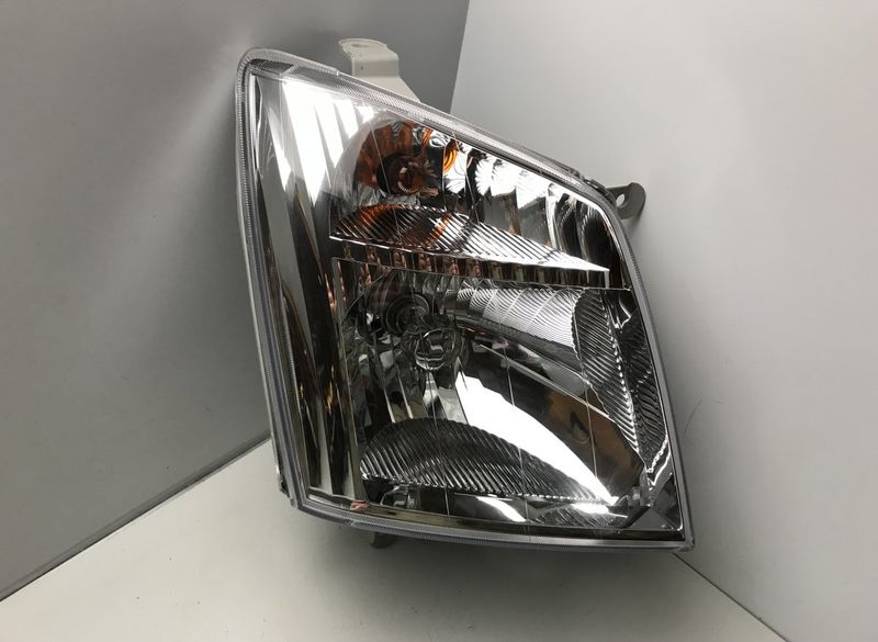 8980800090 Headlight right ISUZU D-MAX I (RA, RC) (2002-2012)