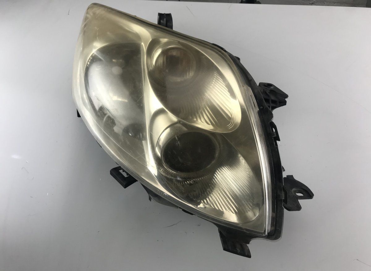 Headlight right TOYOTA AURIS (E15) (2006-2012)