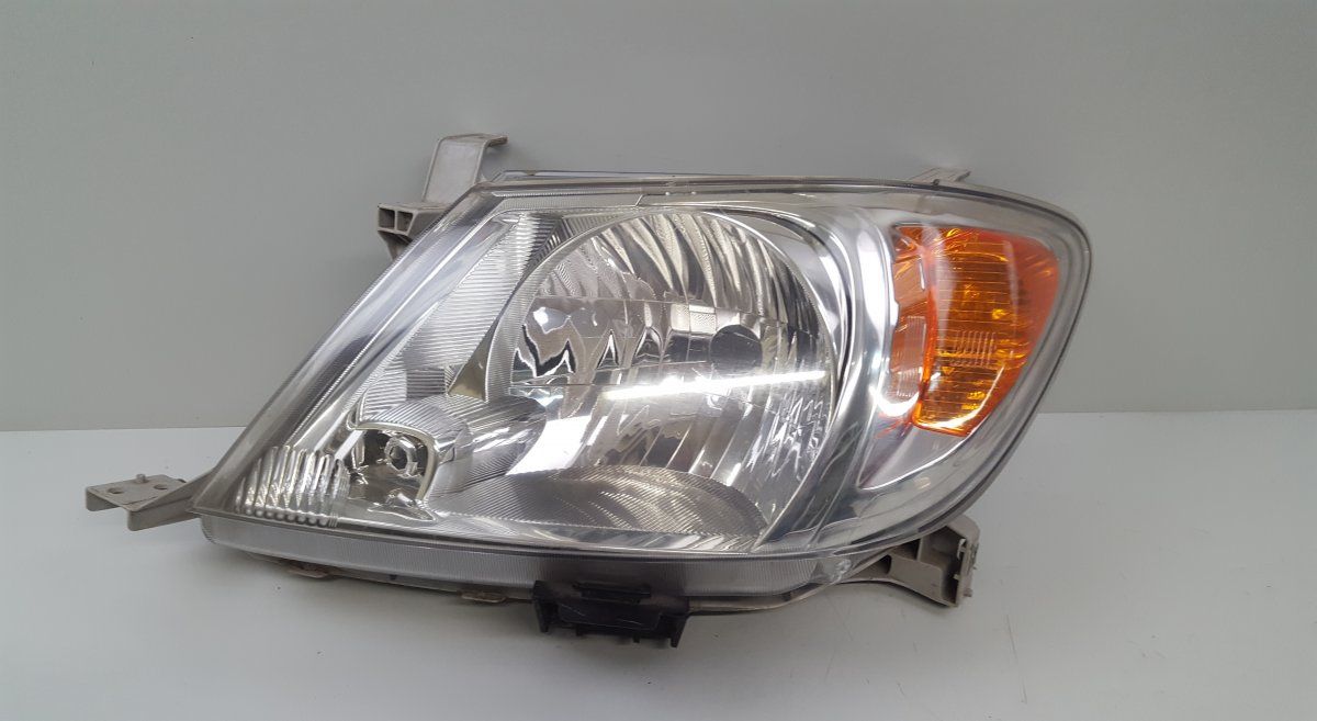 811700K080 Headlight left TOYOTA HILUX VII (AN10, AN20, AN30) (2005-2015)