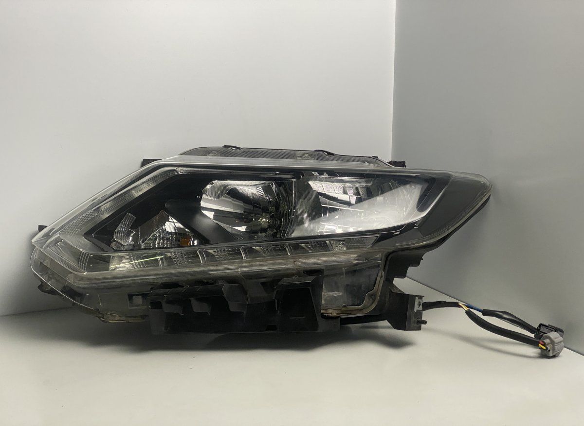 260604CC0C 26060-4CC0C 26060 4CC0C Headlight left NISSAN X-TRAIL III (T32) (2013-2022)