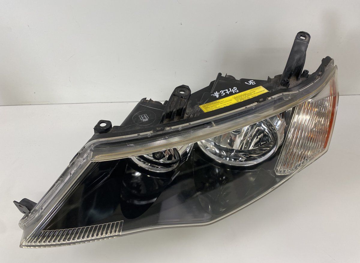 8301B237 W3T62718109 Headlight left MITSUBISHI OUTLANDER II (CW, ZG, ZH) (2006-2012)