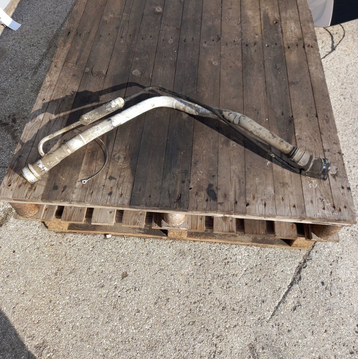 Fuel Tank Filler Neck VOLVO XC90 I (2002-2014)