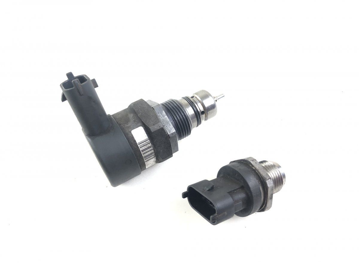 0281006037 Fuel pressure regulator KIA SORENTO II (XM) (2009-2015)