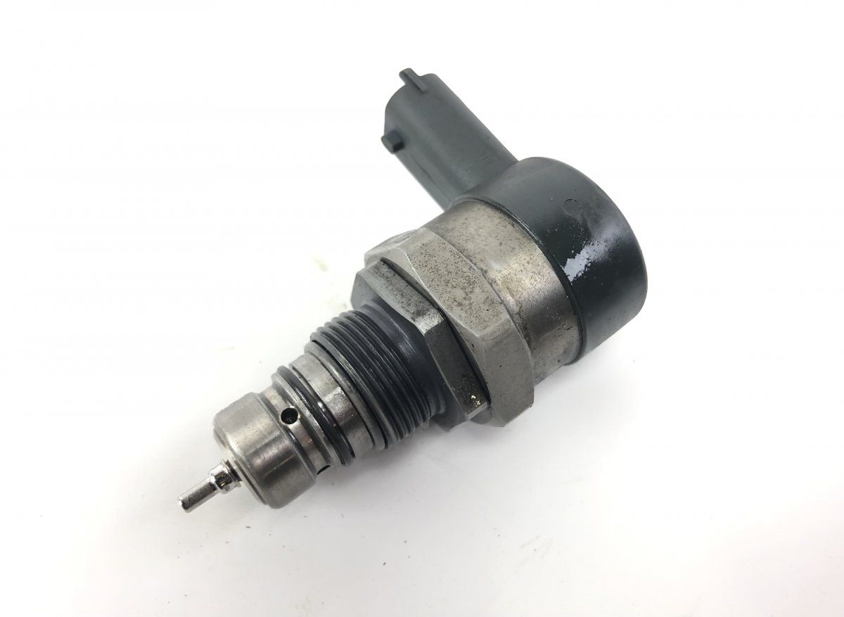 0281006209 Fuel pressure regulator JEEP GRAND CHEROKEE IV (WK, WK2) (2010-2021)