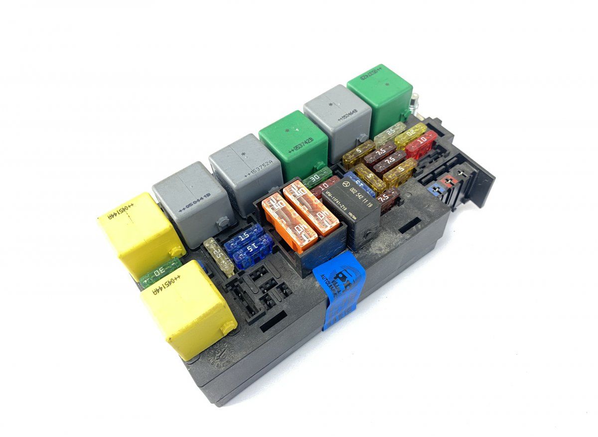 15444546 Fuse box MERCEDES-BENZ R-CLASS (W251) (2006-2013)
