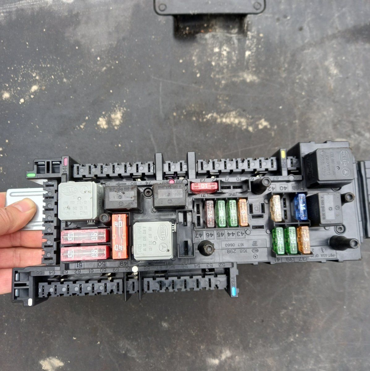 5DK00922578 2049009101 a2049009101 2049011901 2129024301 Fuse box MERCEDES-BENZ GLK-CLASS (X204) (2008-2015)