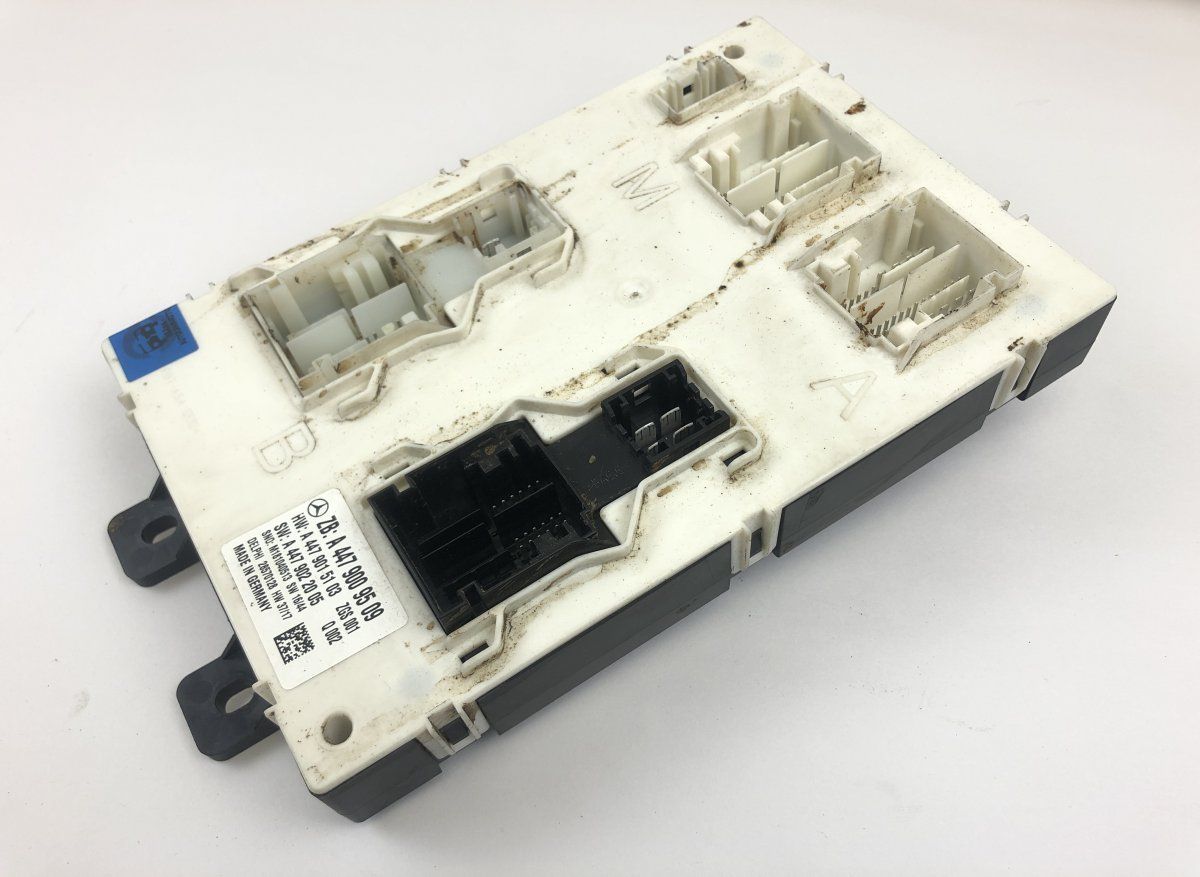 A4479009509 Fuse box MERCEDES-BENZ VITO / V-CLASS (W447) (2014-)