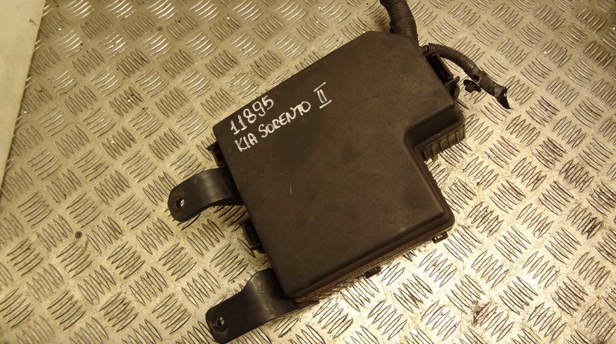 Fuse box KIA SORENTO II (XM) (2009-2015)