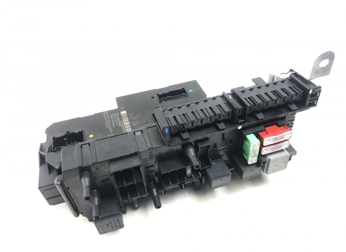 A1729060105 Fuse box MERCEDES-BENZ SLK (R172) (2011-2020)