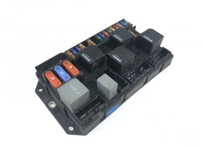 LR021665 Кутия с предпазители LAND ROVER RANGE ROVER III (LM) (2002-2012)