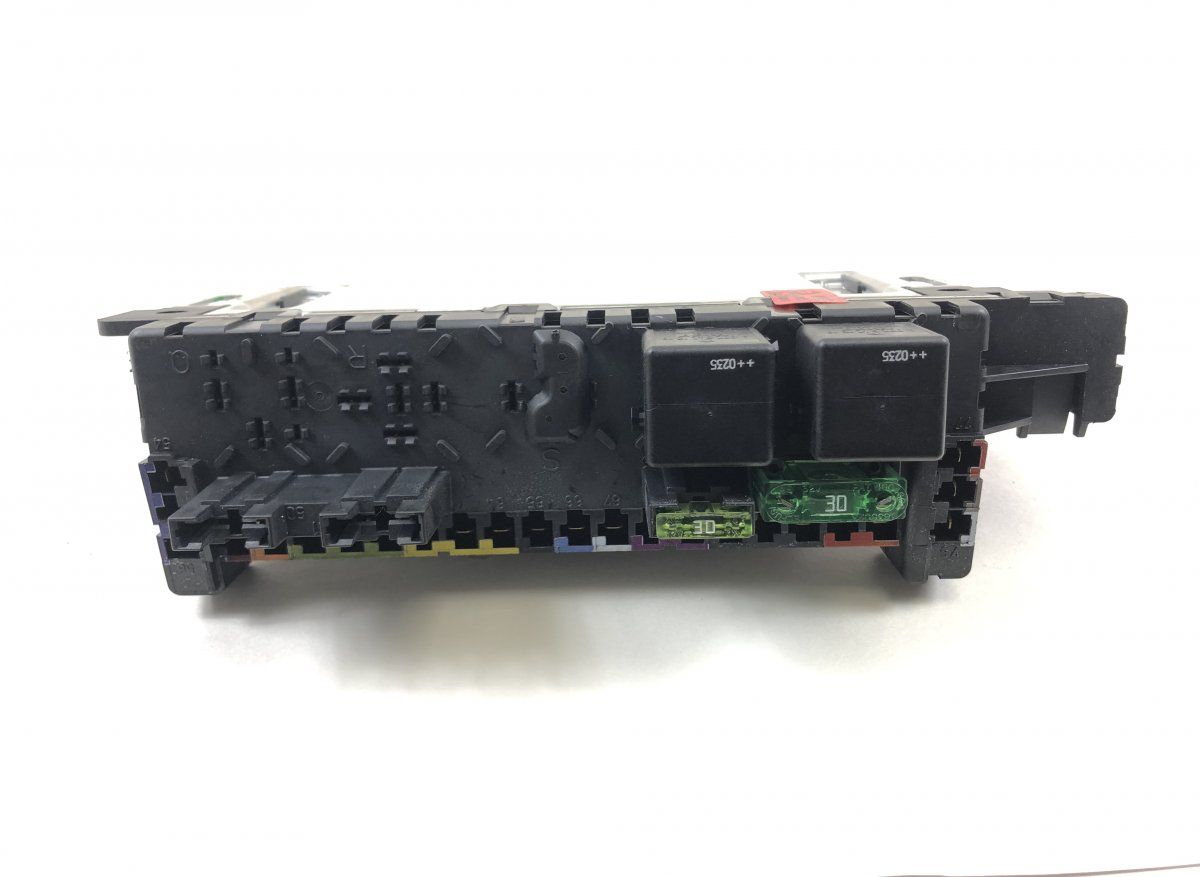 05045139 05045135 05045131 Fuse box MERCEDES-BENZ SL-CLASS (R230) (2001-2012)