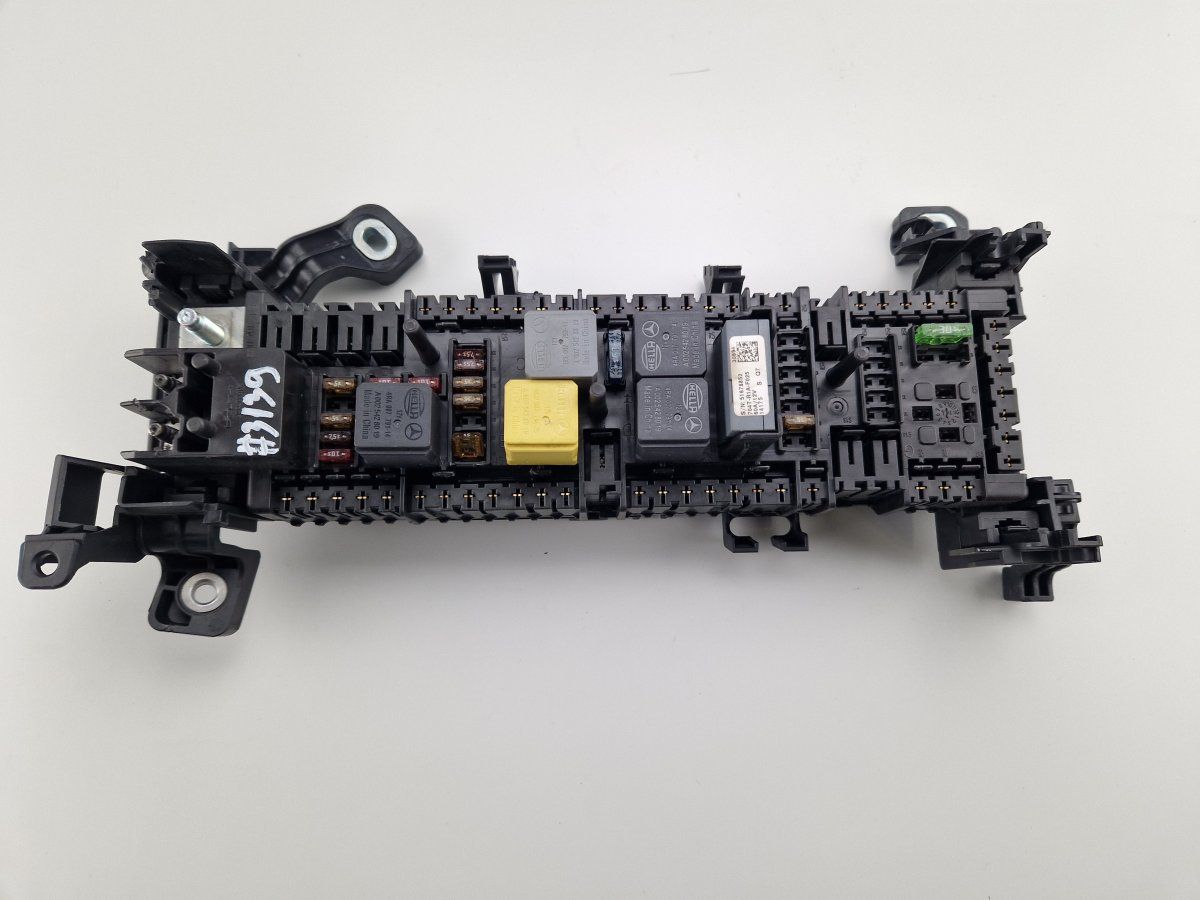 A2465400240 Fuse box MERCEDES-BENZ B-CLASS (W246, W242) (2011-2018)