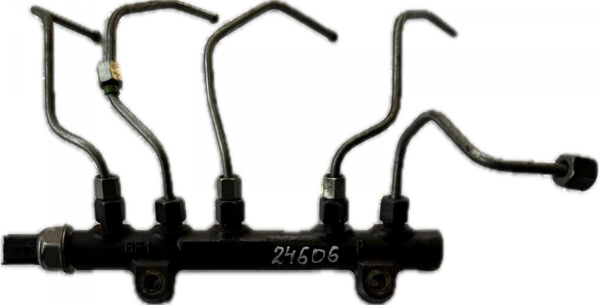 Fuel Distributor / fuel rail VOLVO V40 (2012-2019)