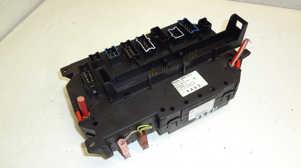 A2215450001 Fuse box MERCEDES-BENZ S-CLASS (W221) (2005-2013)