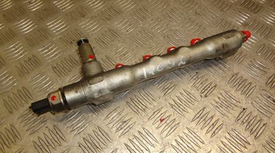 Fuel Distributor / fuel rail OPEL ASTRA J (P10) (2009-2015)