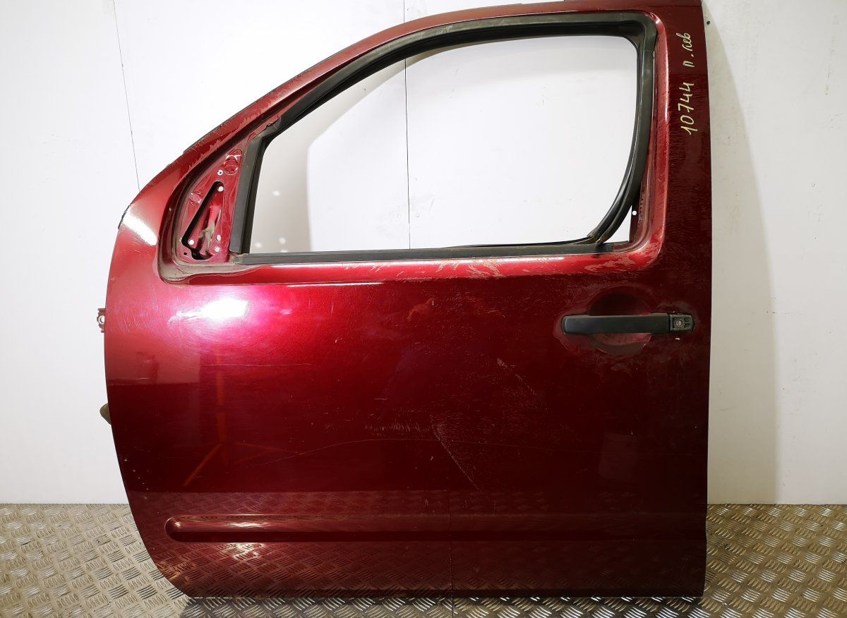Door Front Left NISSAN NAVARA II / NP300 (D40) (2004-2021)