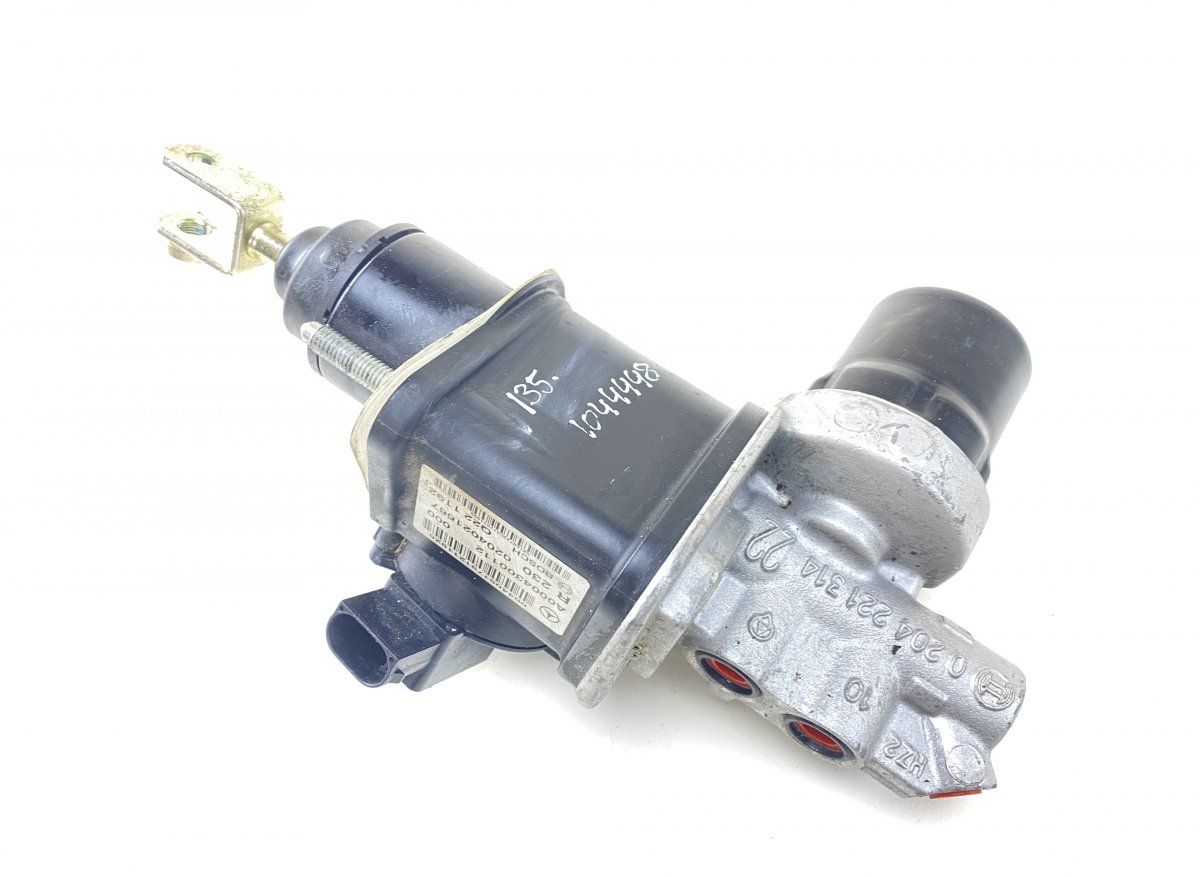 0204021687 0204024105 0204251302 Brake Master Cylinder MERCEDES-BENZ SL-CLASS (R230) (2001-2012)