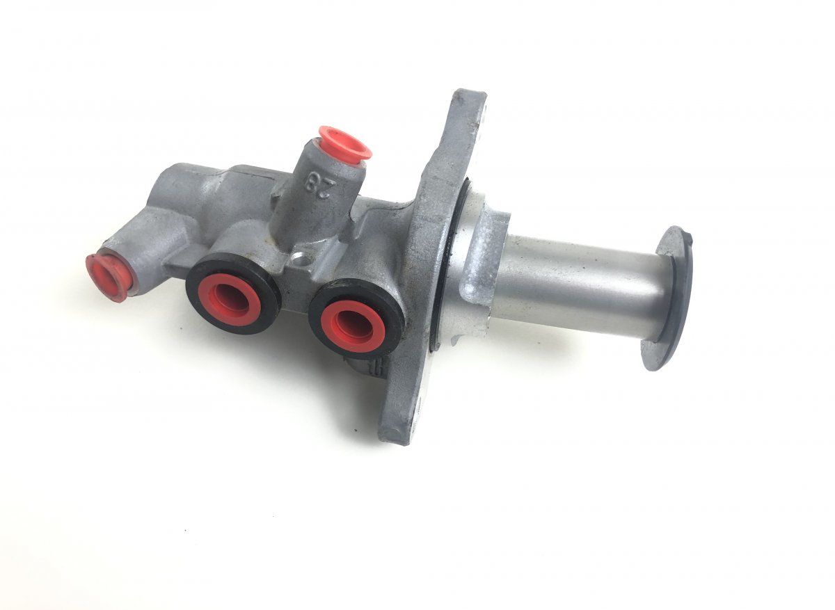 7P0611019G Brake Master Cylinder VW TOUAREG II (7P) (2010-2018)