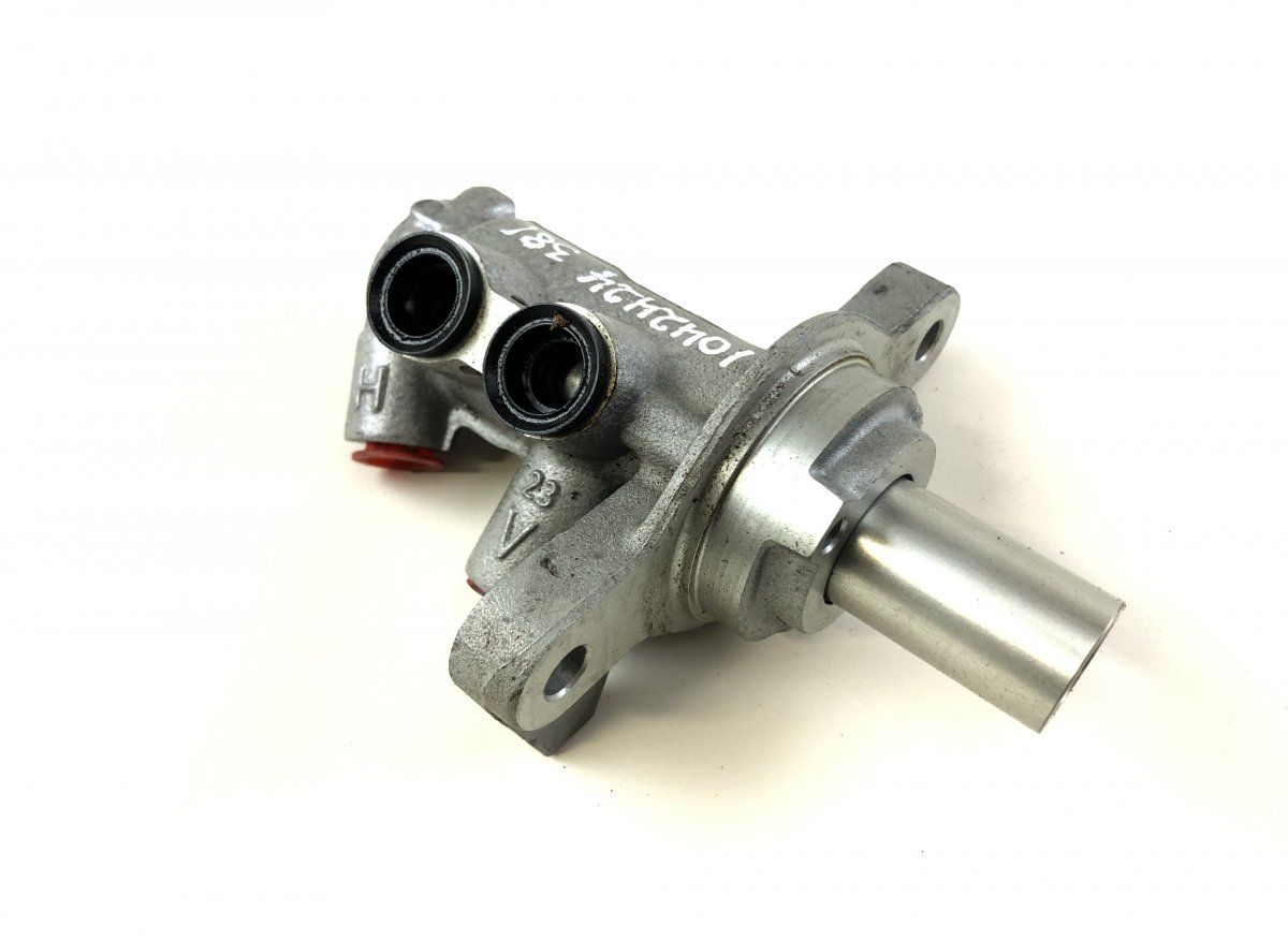 6858911 Brake Master Cylinder BMW i3 (I01) (2013-2022)