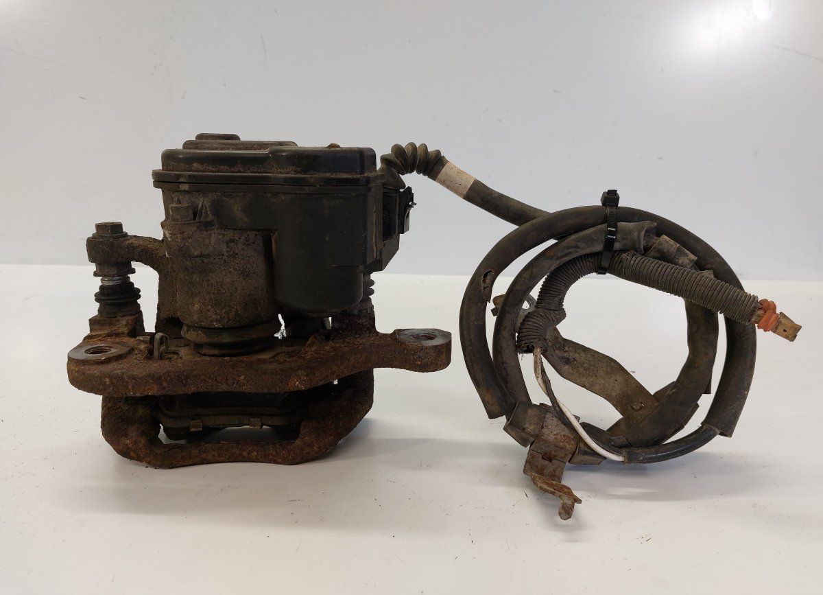 440104CA0A Brake caliper rear left NISSAN X-TRAIL III (T32) (2013-2022)