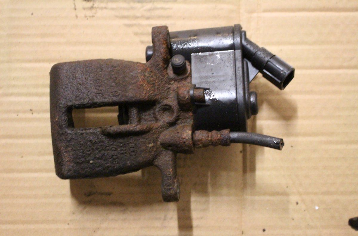 Brake caliper rear left AUDI A6 / A6 ALLROAD (C6, 4F) (2004-2011)